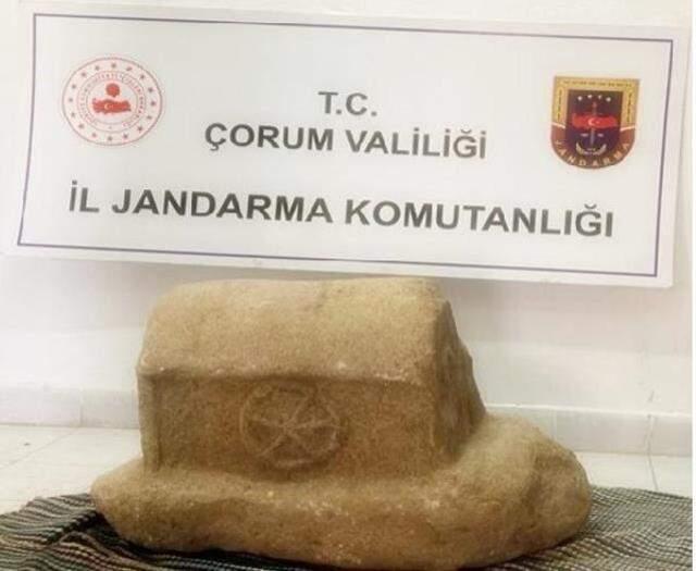 Roma dönemi çocuk lahdini satmaya çalışan defineciler ava giderken avlandılar