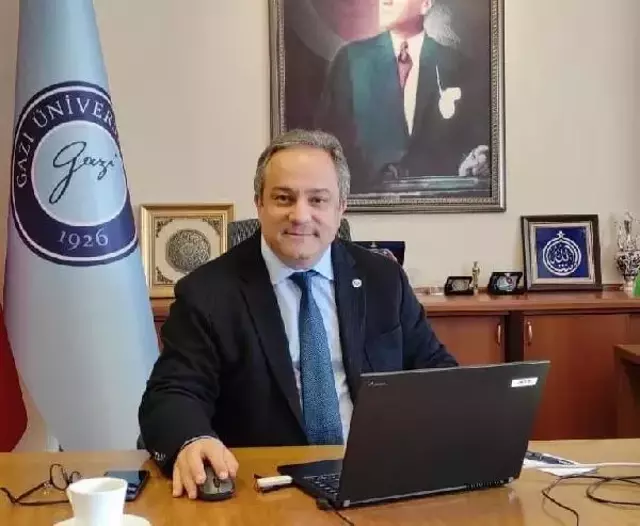 Bilim Kurulu Üyesi İlhan: Az kalabalık yerlerde maske çıkacak gibi