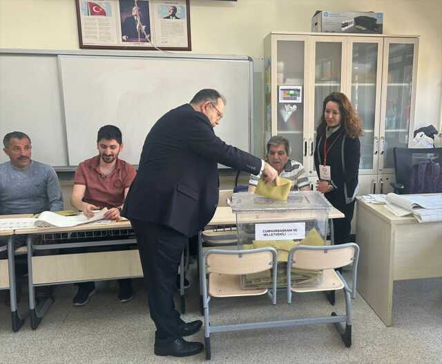 YSK Başkanı Yener'den Muharrem İnce'nin de yer aldığı pusulayla ilgili iddiaya yanıt