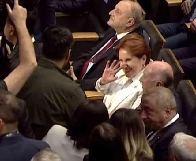 İYİ Parti'de kurultay günü! Akşener, veda konuşmasını yapmak için salona giriş yaptı