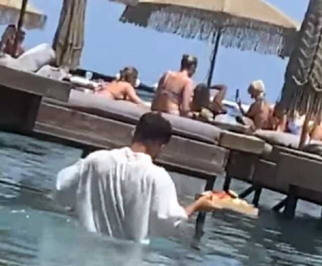 Tatil beldesinde tepki çeken görüntü! Bakanlık o işletme hakkında soruşturma başlattı