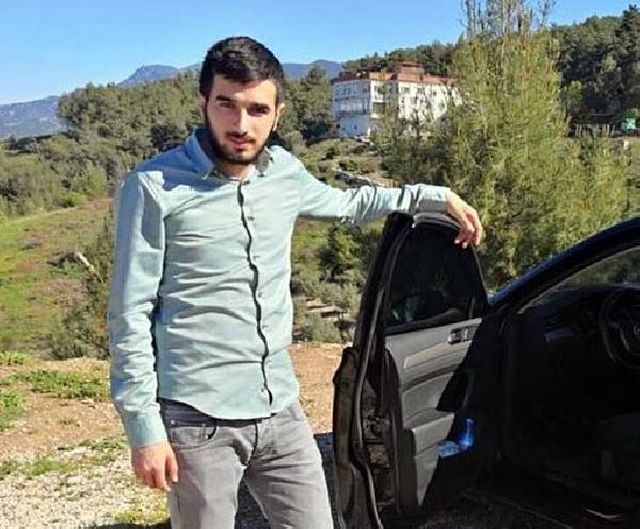 Gözü dönen baba, gencecik oğlunu ekmek bıçağıyla öldürdü