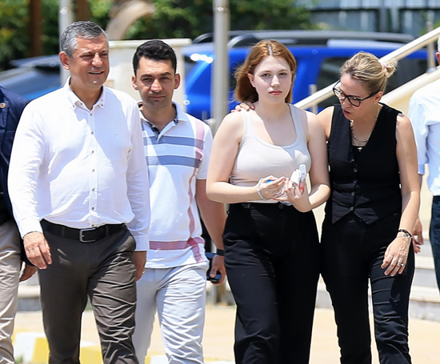 Özgür Özel, Ferdi Zeyrek'in ikiz kızlarına verdiği sözü tuttu