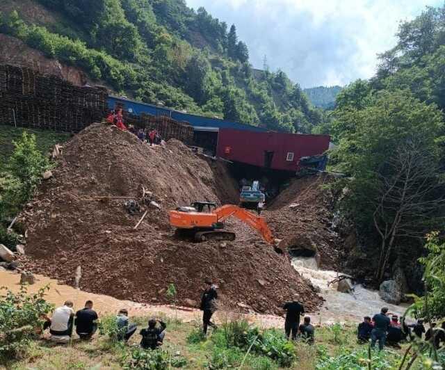 Heyelan sonrası göçük altında kalan işçi hayatını kaybetmişti! Felaket 'Geliyorum' demiş