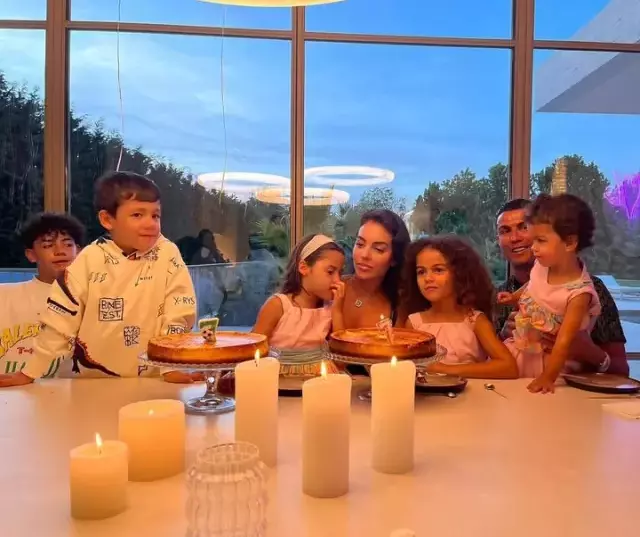 Ronaldo ve Rodriguez evleniyor! Yüzüğün fiyatını duyanlar şaşkınlıktan donup kaldı