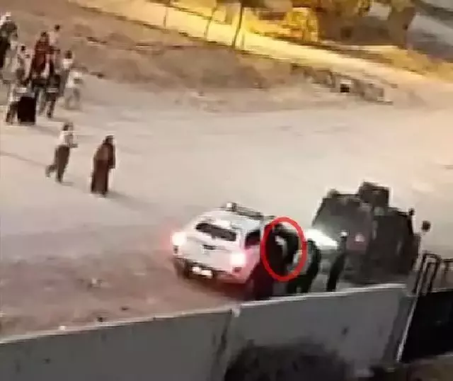 Eşini ve 3 kızını öldüren şüpheliye keşif sonrası mahallelinin tepkisi kamerada