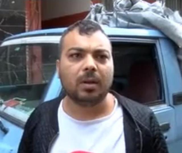 Zabıta ekipleri seyyar satıcıya ailesinin gözü önünde tokat attı