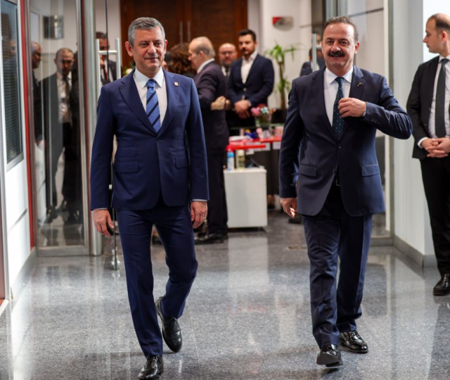 Özel'i ziyaret eden Ağıralioğlu'ndan 'CHP ile istişareleriniz devam edecek mi?' sorusuna bomba yanıt