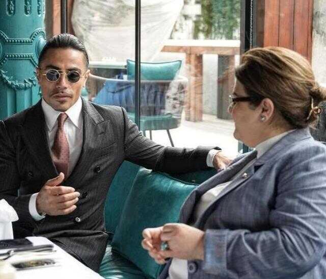 Nusret Gökçe, yeni mekanın gelirinin bir kısmını Aile ve Sosyal Hizmetler Müdürlüğü'ne bağışladı