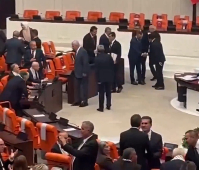 Gerginlik TBMM oturumuna yansıdı! Bahçeli'yi görmezden geldi