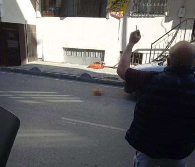 BAĞCILAR'DA ANNESİNİ ÖLDÜREN ŞÜPHELİDEN DİKKAT ÇEKEN PAYLAŞIM