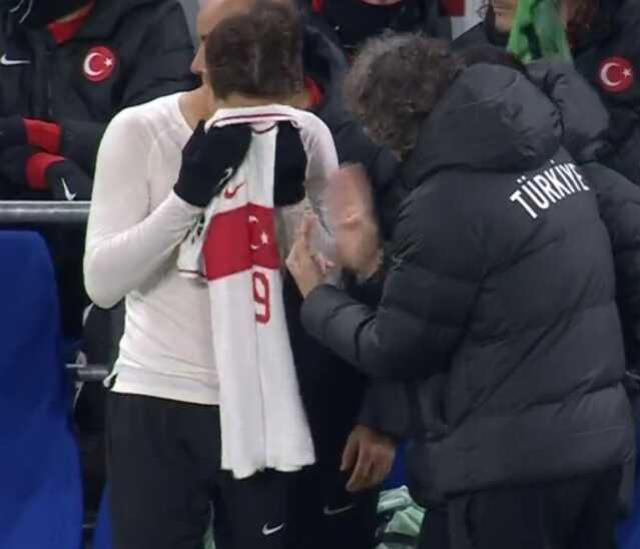 Helal olsun sana çocuk! Kenan Yıldız'dan Galler maçında tüm Türkiye'yi mest eden hareket