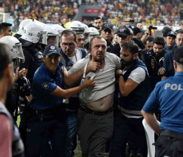Ali Koç neden sahaya girdi? Ali Koç hak mahrumiyeti cezası var mı?