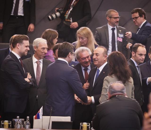 Mevlüt Çavuşoğlu'nun NATO ziyaretinden geriye gururlandıran kare kaldı