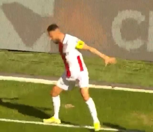 Galatasaray'ın eski futbolcusundan olay gol sevinci! Sosyal medyada gündemin zirvesine oturdu