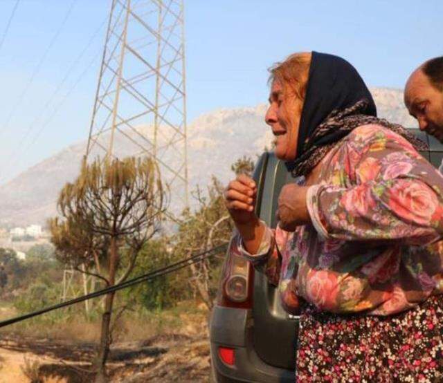 Yangında kül olan evini görünce kendinden geçti: Vay benim evim vay, her şeylerim gitmiş