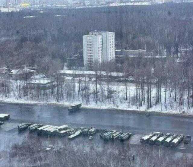 Rusya, binaların çatısına S-400 yerleştirmeye başladı