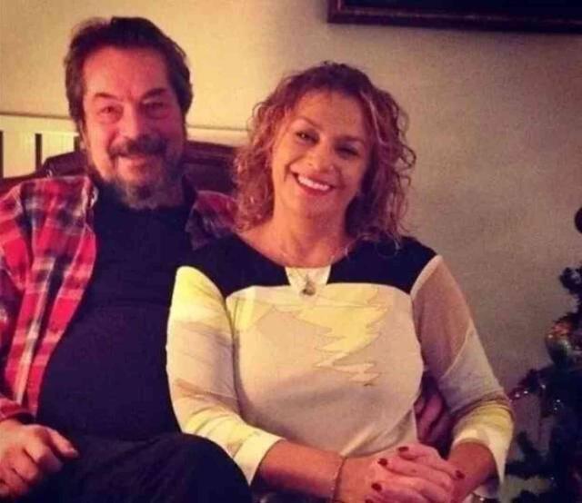 Hababam Sınıfı'nın Çalışkan Ahmet'i eşi ile gündemde! Ahmet Sezerel'in kendisinden de ünlü eşi kim?