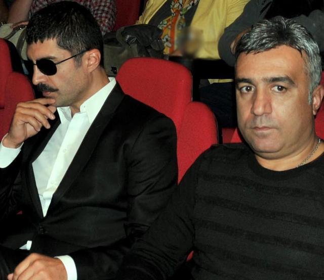 Sert Sözlerle Yüklendi