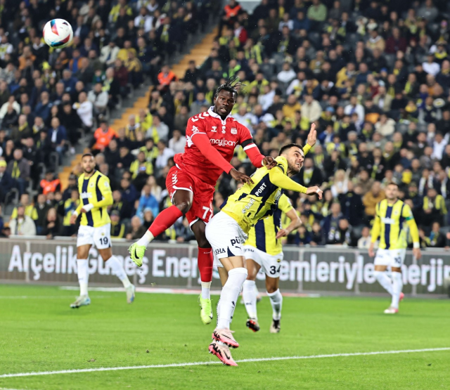 Fenerbahçe-Sivasspor maçından kareler! Fenerbahçe-Sivasspor maçından unutulmaz anlar…