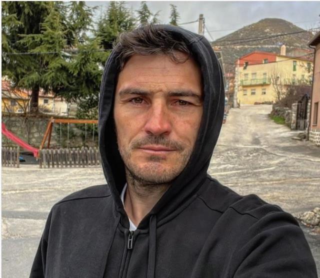Bu ne hal Casillas! Efsane kalecinin fotoğrafına Türkiye'den yorum yağıyor