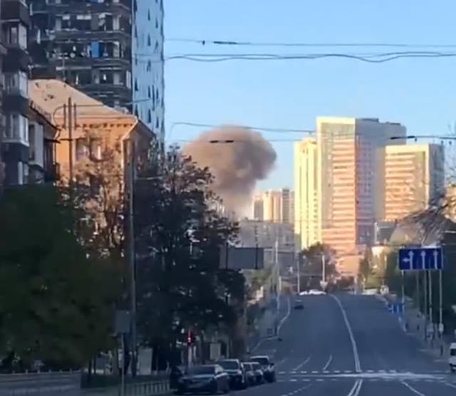 İran'ın kamikaze drone'ları Kiev'i böyle vurdu! Ukrayna ordusunun silahla müdahalesi sonuç vermedi