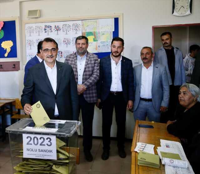 Bakan Dönmez'den seçim akşamı ile ilgili elektrik açıklaması: Her türlü tedbir alındı