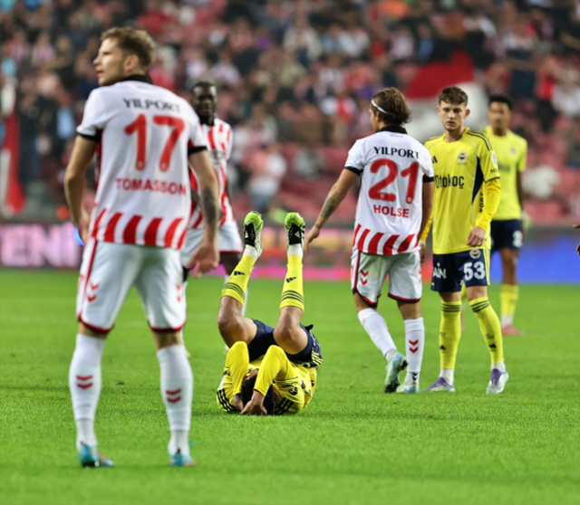 Fenerbahçe taraftarı yıldız futbolcu için binlerce paylaşım yaptı: Maçı onun sayesinde kaybetmedik