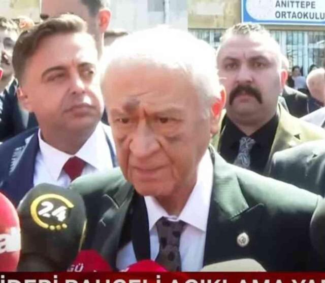 Oyunu Ankara'da kullanan Bahçeli'nin yüzündeki morluk ve şişlikler dikkat çekti