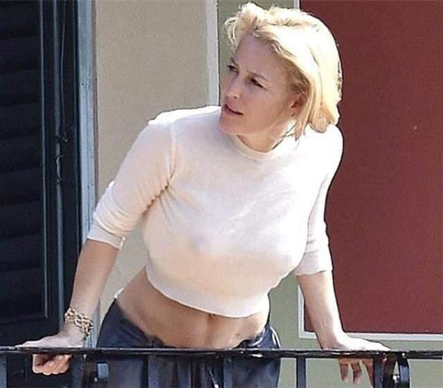 'Göğüslerim göbek deliğime kadar sarksa bile sütyen takmayacağım' diyen ünlü oyuncu Gillian Anderson'a komşuları isyan etti