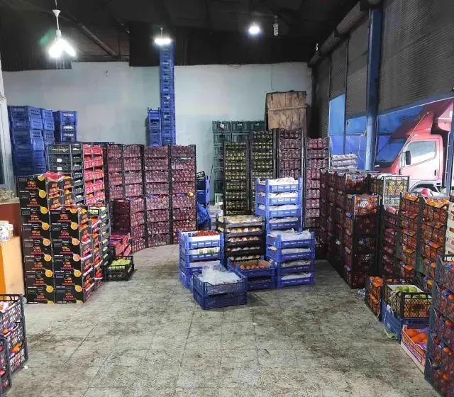 Kar yağışı İstanbul'daki sebze ve meyve hallerini etkiledi! Fiyatlarda yüzde 100'lük artış var