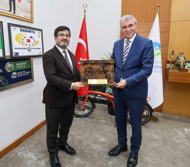 Sakarya'da Ulaşım Devrimi: Raylı Sistem İçin İmzalar Atıldı