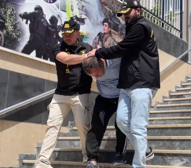 Sevgilisine 13 yıllık kocasını öldürttü