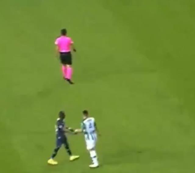 Konyaspor-Fenerbahçe maçının önüne geçen pozisyon! Arda Kardeşler'e tepkilerin haddi hesabı yok