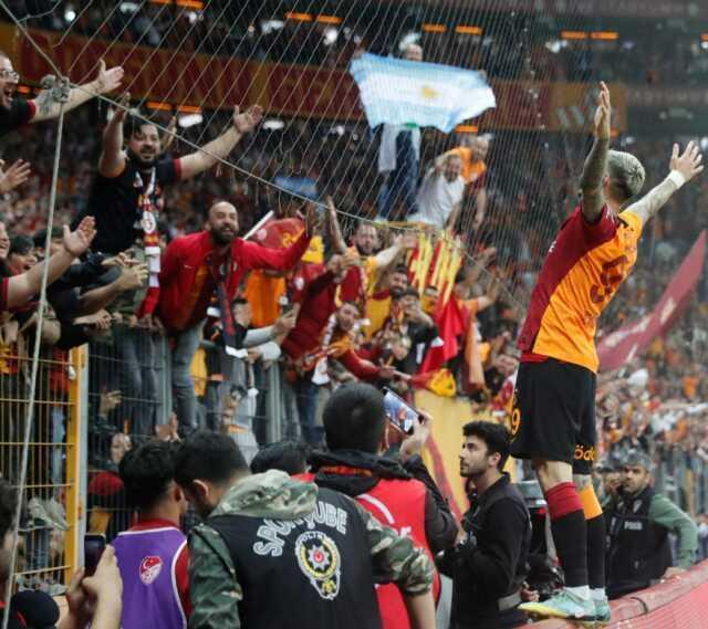 Son Dakika: Galatasaray, şampiyon olarak çıktığı derbide Fenerbahçe'yi 3-0'lık skorla devirdi