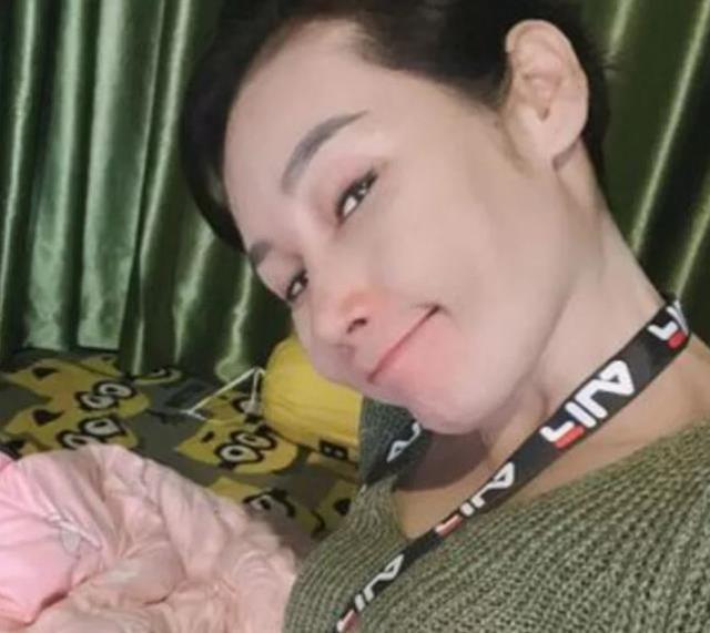 Evli kadının verdiği ilan resmen akıl tutulması yarattı! Kocasıyla cinsel ilişkiye girecek kadın arıyor, maaş da verecek