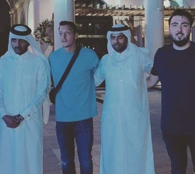 Altay maçında sakatlığından dolayı kadroda olmayan Mesut Özil, neden Katar'a gitti? İşte yaşananlar
