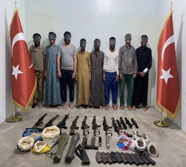 Son Dakika! MİT, Suriye'de saldırı hazırlığındaki 19 teröristi yakaladı