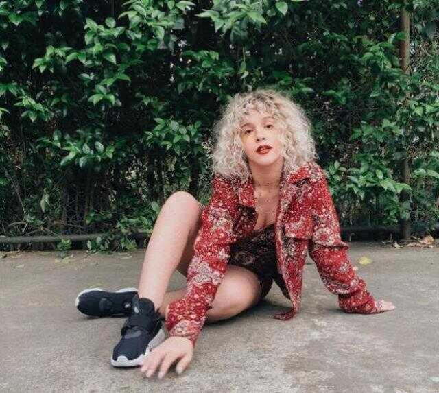 Şarkıcı Edis'in öpüştüğü gizemli kadın, Selami Şahin'in kızı çıktı