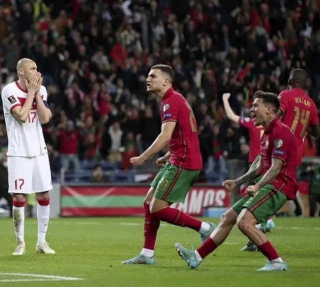 Hayallerimizi Ronaldo yıktı! Penaltı sırasında Burak Yılmaz'a olay hareket
