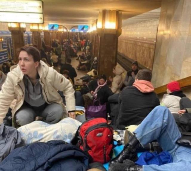 Kiev'de sirenler susmuyor! Başkentte gökyüzü patlamalarla aydınlandı