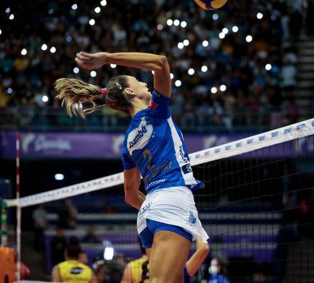 Sosyal medyayı yıktı! Brezilyalı voleybolcudan çırılçıplak paylaşım