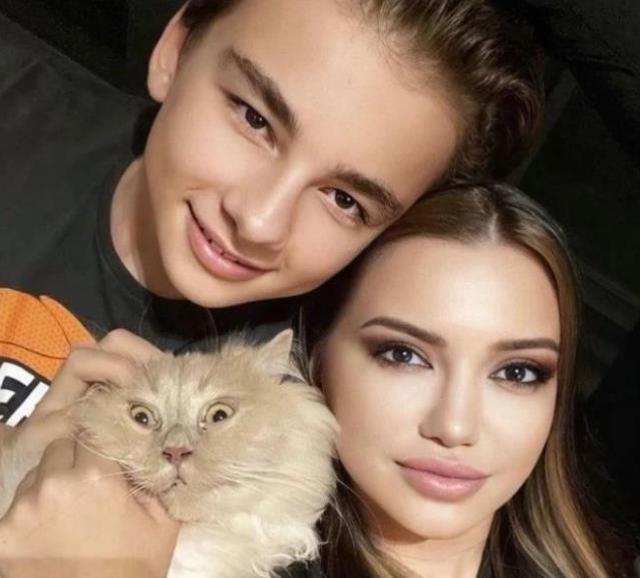 Cinsellikle ilgili her paylaşımı olay! Esra Ezmeci, kendisiyle ilgili herkesin merak ettiği soruyu yanıtladı