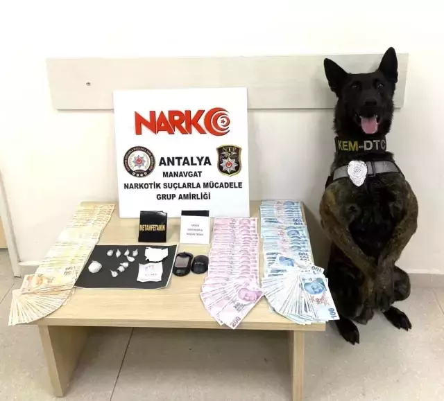 Antalya'da yakalanan uyuşturucu satıcısı: 'Baronları çek dayı baronları, bizi değil'