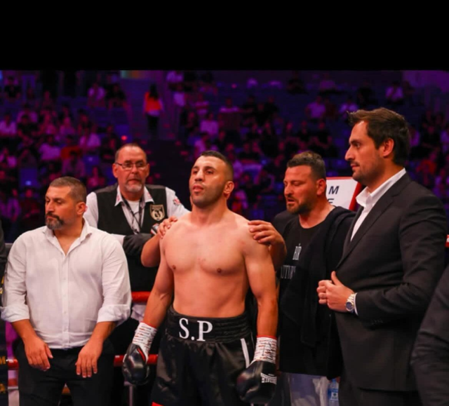 Avni Yıldırım, Mega Fight Arena 3'te altın kemerin sahibi oldu