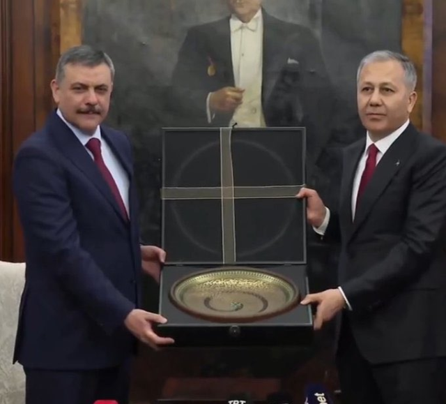 İçişleri Bakanlığı'nda devir teslim! Ali Yerlikaya, görevini Mustafa Çiftçi'ye bıraktı