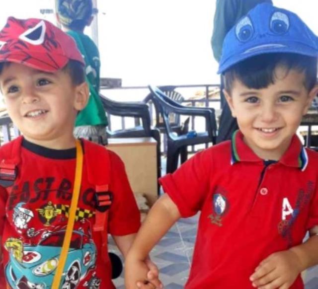 3 yaşındaki ikizler yangında öldü