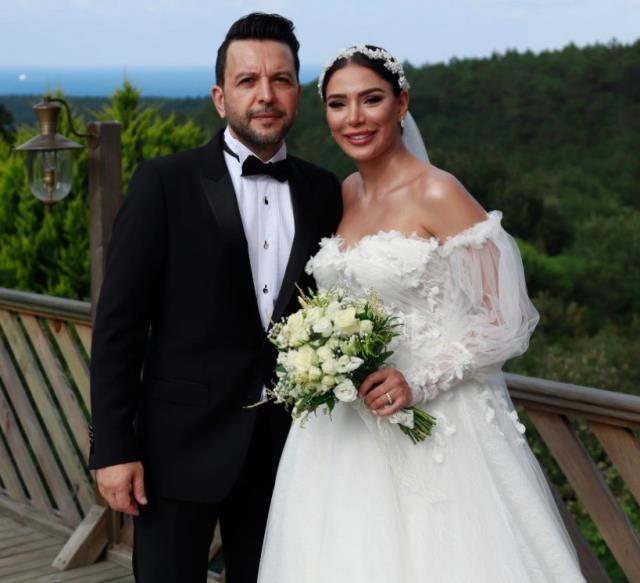 3 aylık hamile hayranıyla evlenen Nihat Doğan'ın düğününden ilk kare geldi