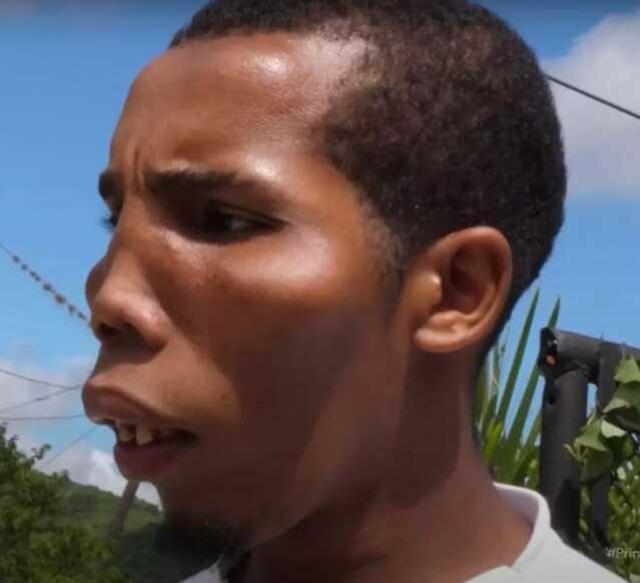 Üçgen yüzlü aile, uzaylı olduklarına inanmaya başladı