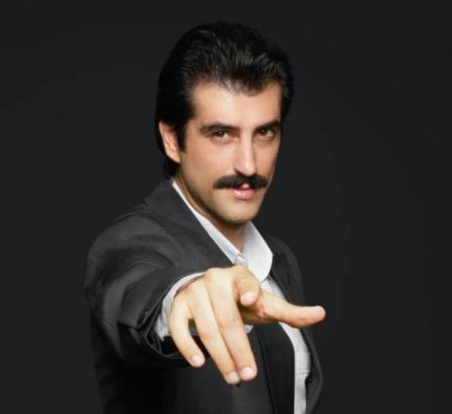 Prestij Meselesi filminde babası Mahsun Kırmızıgül'ü oynayan Mahmut Kırmızıgül babasının kopyası oldu